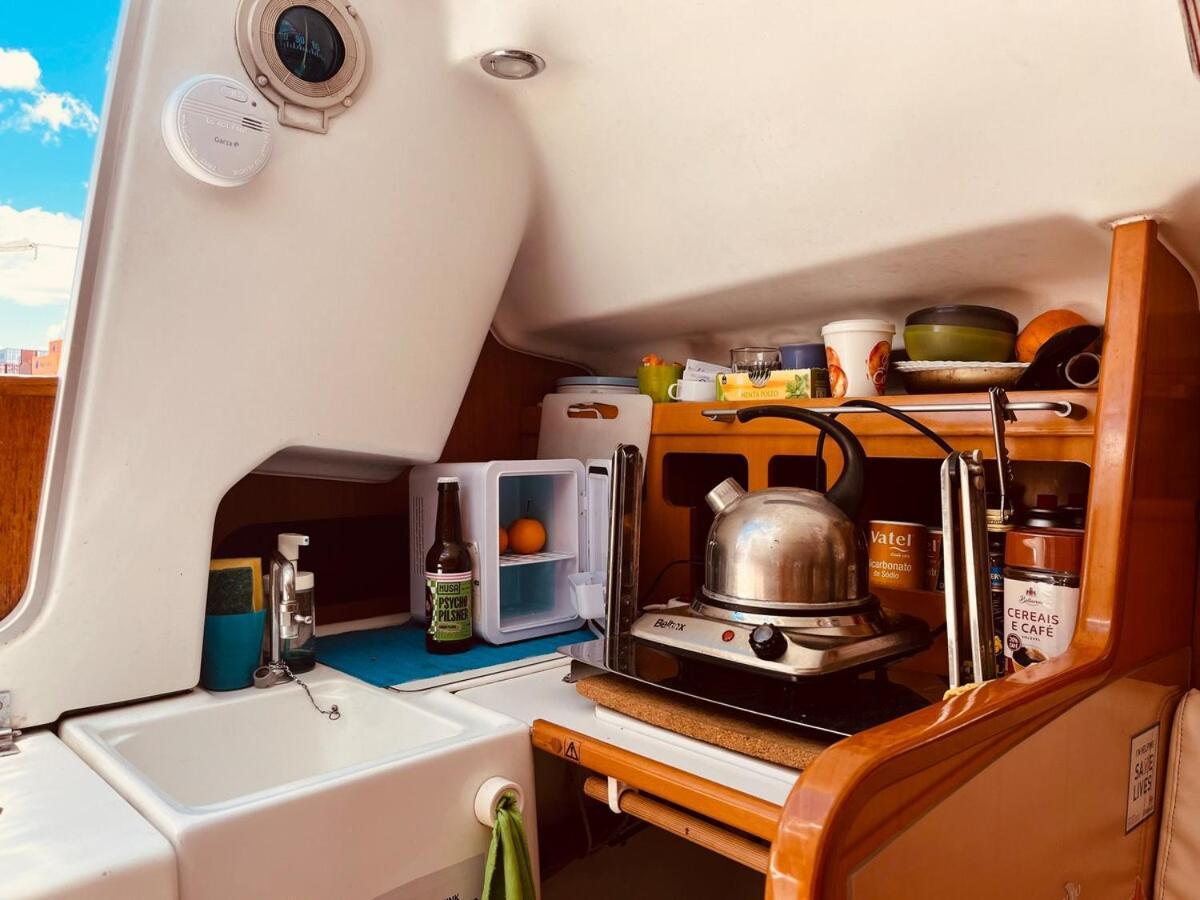 Hotel Surfbird Cozy Sailboat Escape Lizbona Zewnętrze zdjęcie